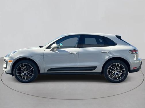 2022 Porsche Macan Base