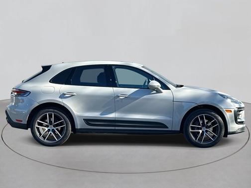 2022 Porsche Macan Base