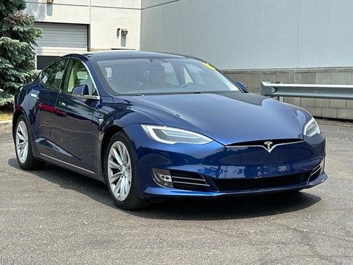 2017 Tesla Model S 90D