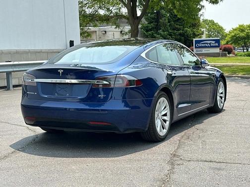 2017 Tesla Model S 90D