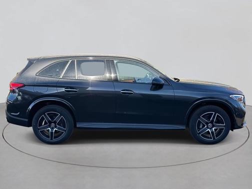2026 Mercedes-Benz GLC 300 Base