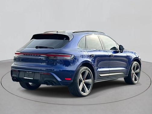 2023 Porsche Macan Base