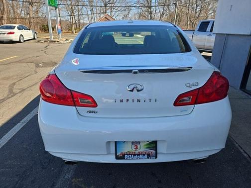 2015 INFINITI Q40 Base