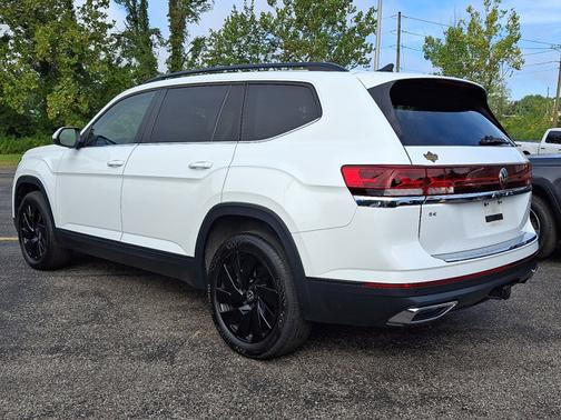 2024 Volkswagen Atlas 2.0T SE