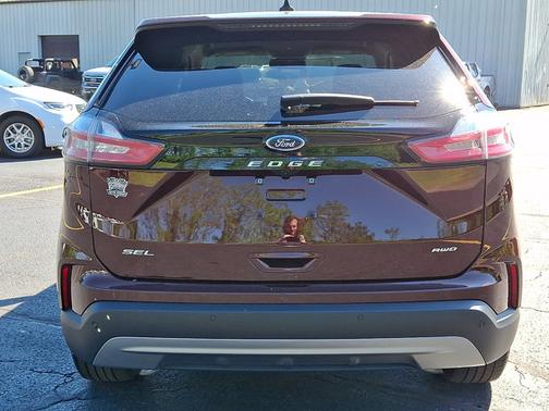 BURGUNDY VELVET MET TINT CC 2024 Ford Edge SEL