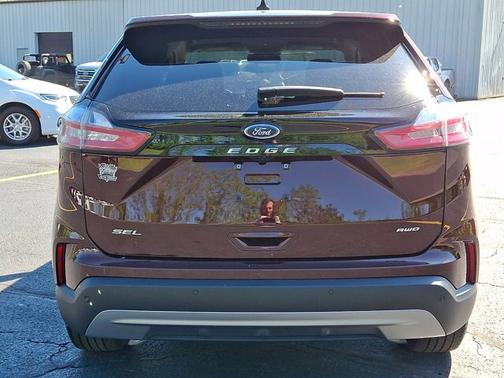 BURGUNDY VELVET MET TINT CC 2024 Ford Edge SEL
