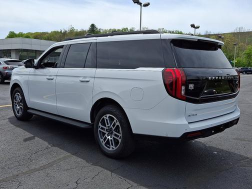 OXFORD WHITE 2025 Ford Expedition ACTIVE