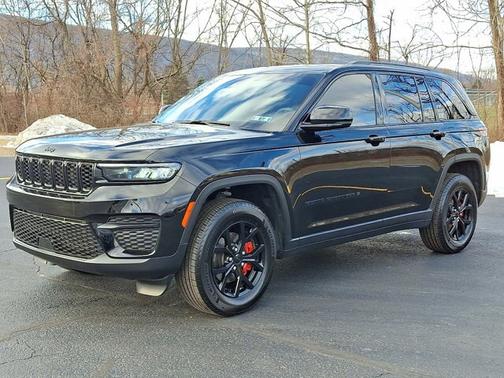 2025 Jeep Grand Cherokee LAREDO