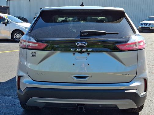 ICONIC SILVER 2024 Ford Edge SEL