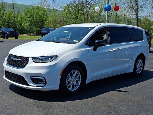 Bright White Clearcoat 2024 Chrysler Pacifica TOURING L