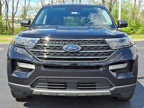 AGATE BLACK METALLIC 2023 Ford Explorer XLT