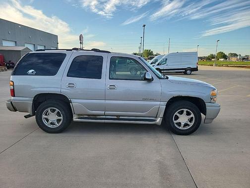 Silver Birch Metallic 2004 GMC Yukon Denali
