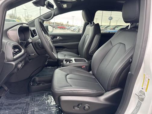 2026 Chrysler Pacifica L