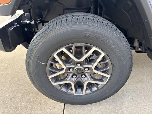 granite crystal metallic clearcoat 2026 Jeep Wrangler 4-Door Sahara 4x4