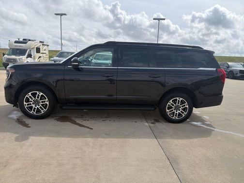 Agate Black Metallic 2025 Ford Expedition Max Active 4x4