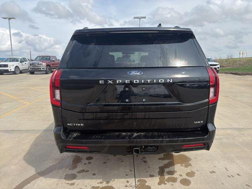 Agate Black Metallic 2025 Ford Expedition Max Active 4x4