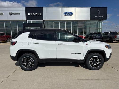 Bright White Clearcoat 2025 Jeep Compass Trailhawk