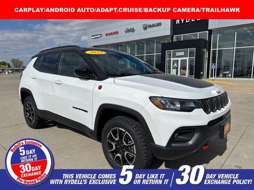 Bright White Clearcoat 2025 Jeep Compass Trailhawk