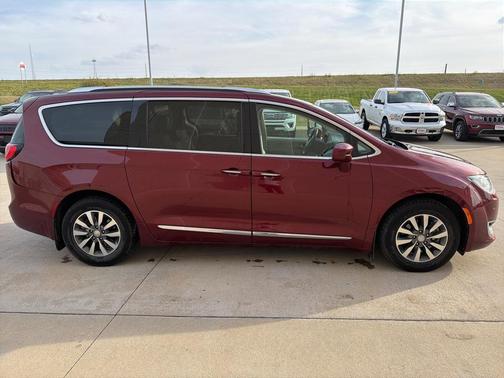 2020 Chrysler Pacifica Touring-L Plus