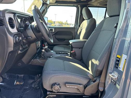 2025 Jeep Gladiator Sport S