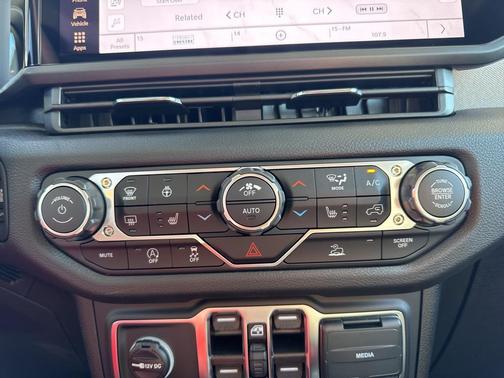 2025 Jeep Gladiator Sport S