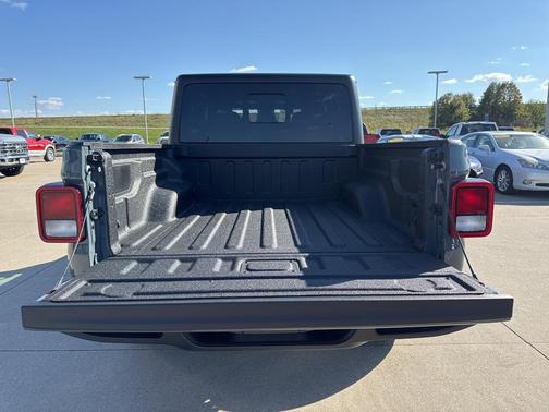 2025 Jeep Gladiator Sport S