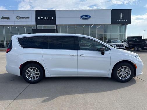 2026 Chrysler Pacifica L