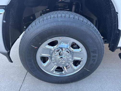 2026 RAM 2500 Tradesman Crew Cab 4x4 6'4' Box