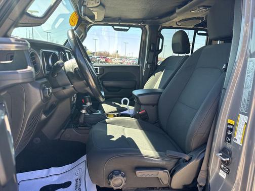 Sting-Gray Clearcoat 2021 Jeep Gladiator Willys 4x4