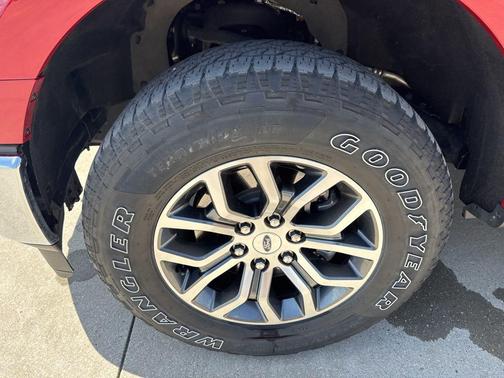 Rapid Red Metallic Tinted Clearcoat 2021 Ford F-150 Lariat