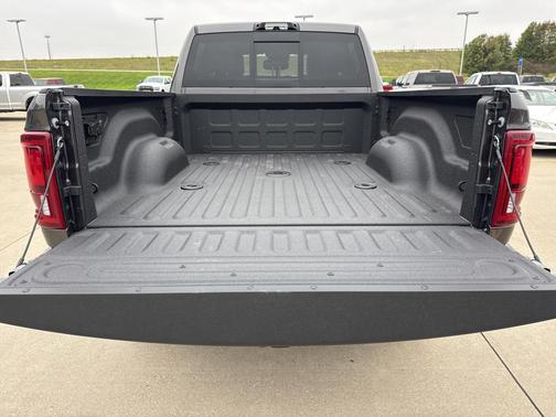 2026 RAM 2500 Laramie Crew Cab 4x4 6'4' Box