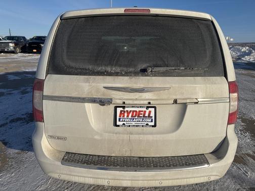 2016 Chrysler Town & Country Touring-L