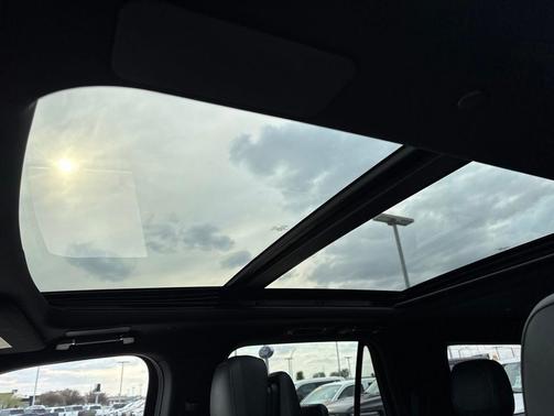 Ceramic Pearl Metallic Tri-Coat 2023 Lincoln Navigator Reserve