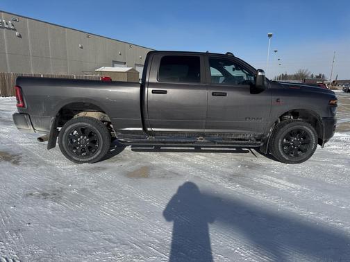 2025 RAM 3500 Big Horn Crew Cab 4x4 6'4' Box