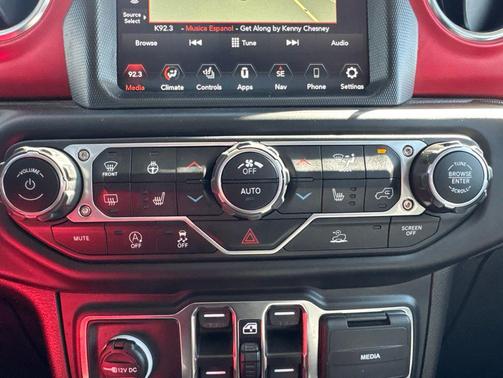 Bright White Clearcoat 2022 Jeep Gladiator Rubicon