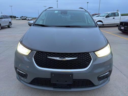 Ceramic Gray Clearcoat 2023 Chrysler Pacifica Limited