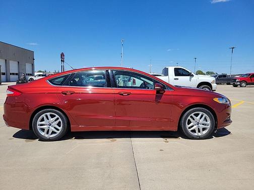 Ruby Red Metallic Tinted Clearcoat 2014 Ford Fusion SE