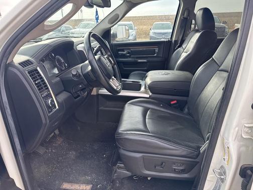 2018 RAM 2500 Laramie Crew Cab 4x4 6'4' Box