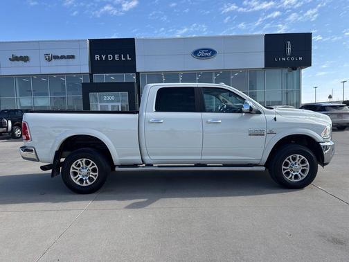 2018 RAM 2500 Laramie Crew Cab 4x4 6'4' Box