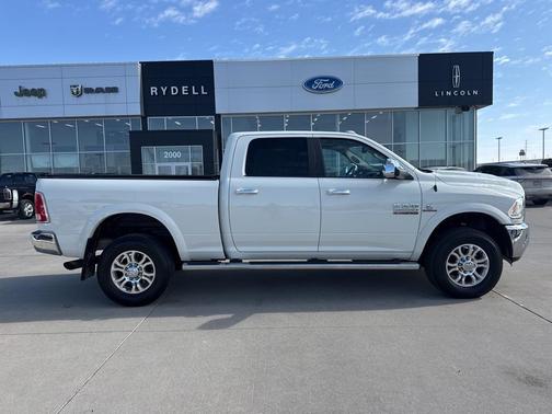 2018 RAM 2500 Laramie Crew Cab 4x4 6'4' Box