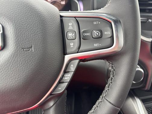 Bright White Clearcoat 2026 RAM 1500 Big Horn/Lone Star