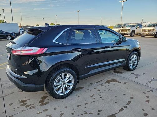 Black Metallic 2024 Ford Edge Titanium