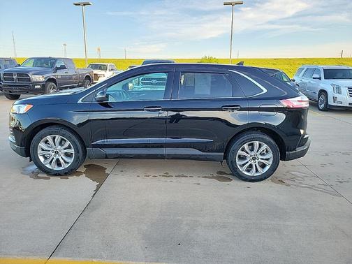 Black Metallic 2024 Ford Edge Titanium