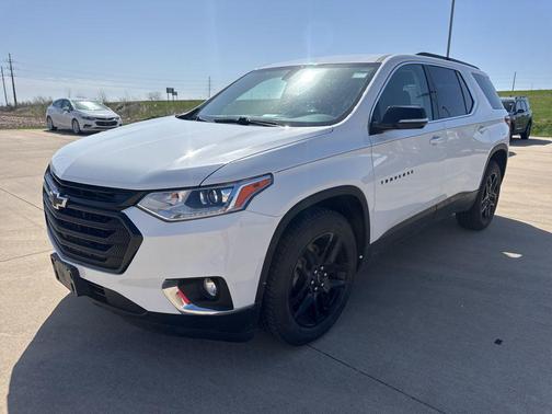 Summit White 2019 Chevrolet Traverse LT Cloth