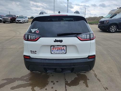 Bright White Clearcoat 2019 Jeep Cherokee Altitude