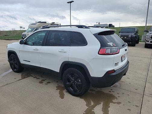 Bright White Clearcoat 2019 Jeep Cherokee Altitude