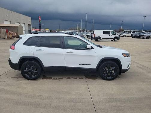 Bright White Clearcoat 2019 Jeep Cherokee Altitude