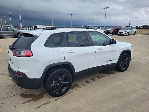 Bright White Clearcoat 2019 Jeep Cherokee Altitude
