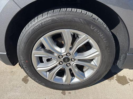 Carbonized Gray Metallic 2024 Ford Edge Titanium