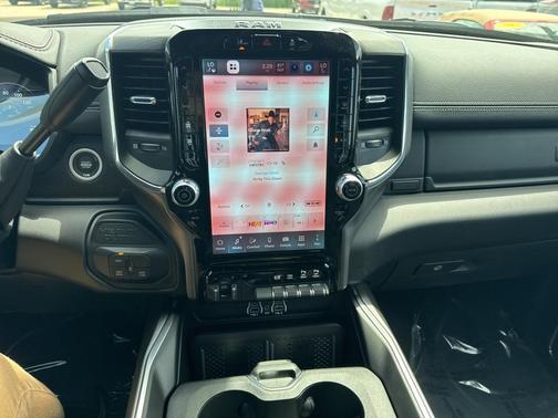 2025 RAM 2500 Laramie Crew Cab 4x4 6'4' Box